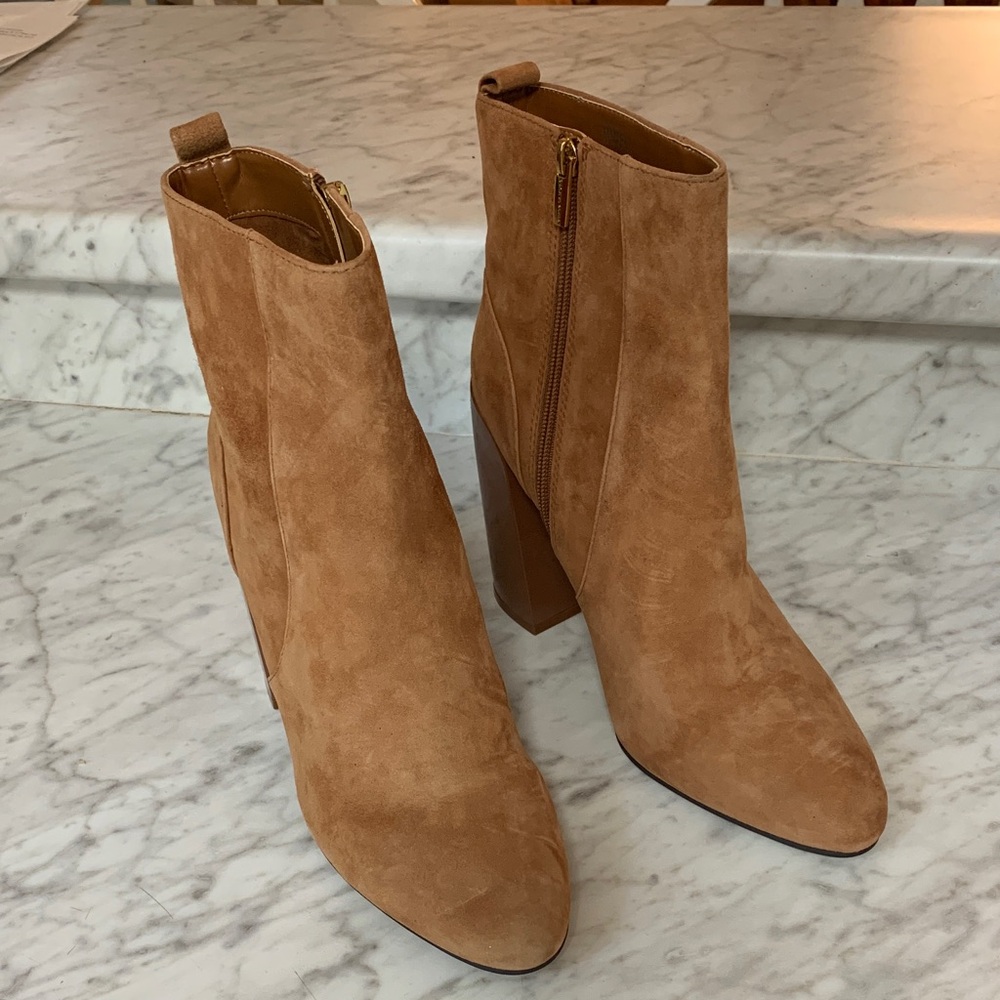 Vince Camuto Cognac Suede leather Block Heel Ankle Boots NEW Size 11 Zip sides